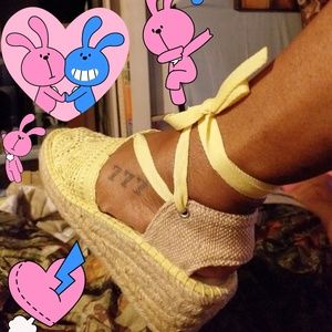 Cute lace-up Sandals